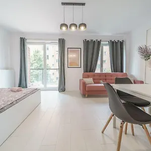 Cozy And Spacious-city Center&s42 Warszawa